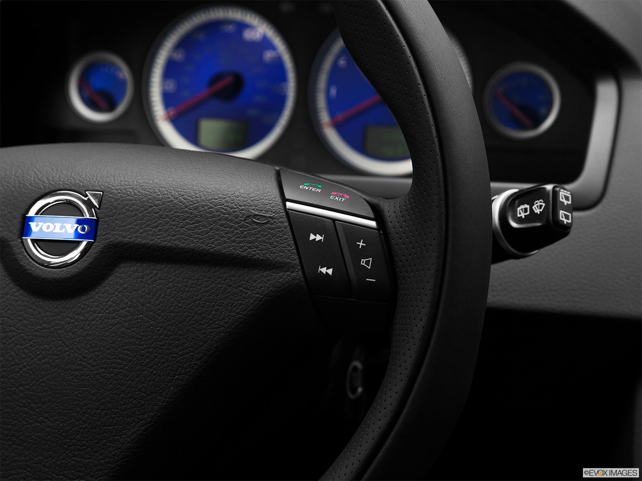 2012 Volvo XC90 R-Design Steering Wheel Controls (Right Side) 