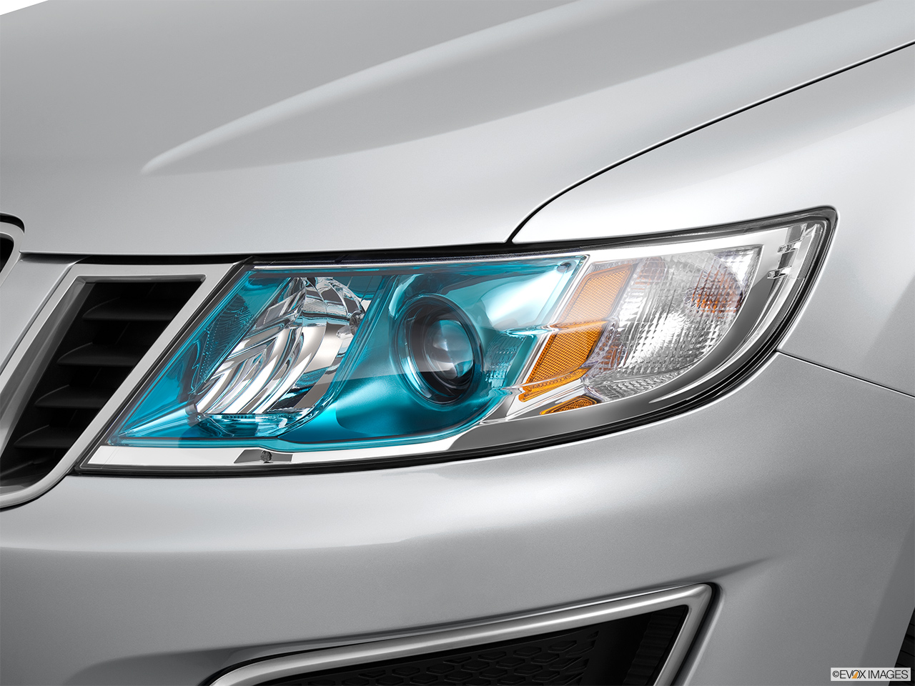2011 Saab 9-4X 3.0i Drivers Side Headlight. 