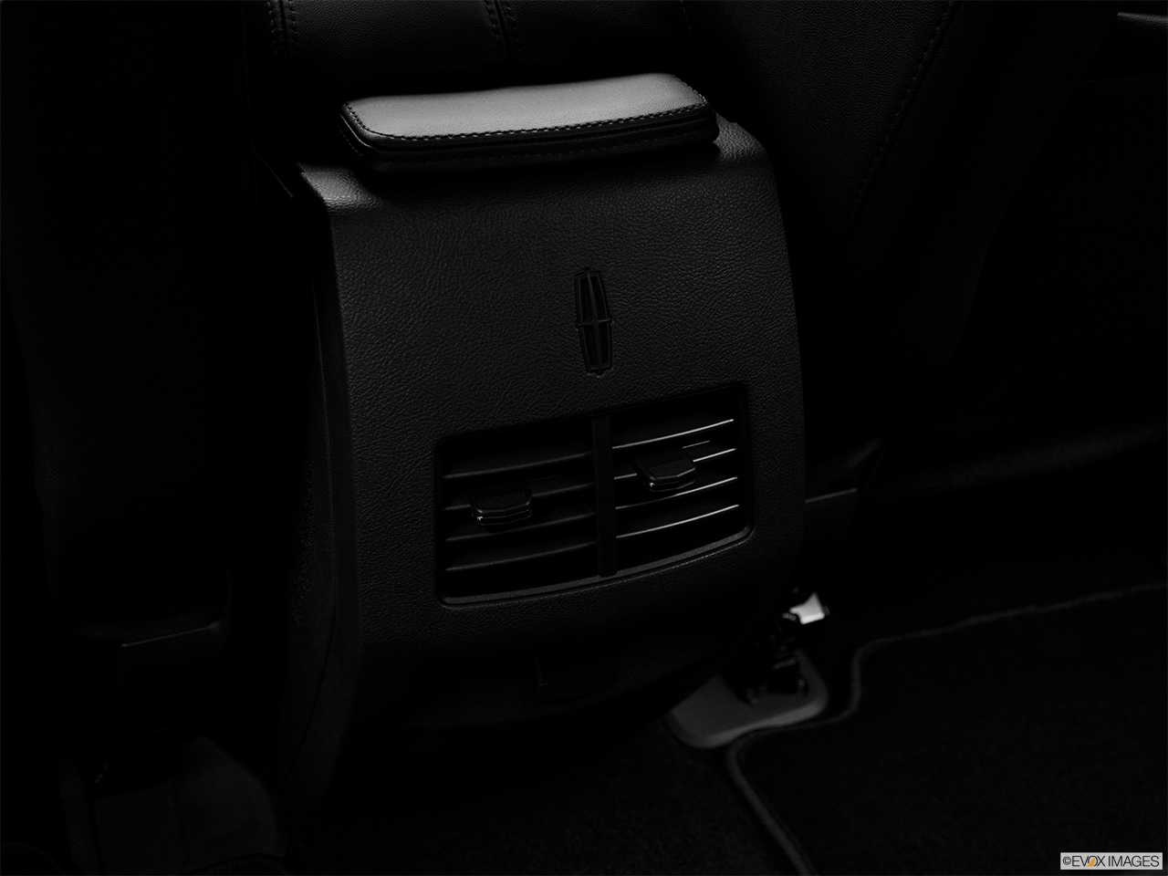 2012 Lincoln MKX FWD Rear A/C controls. 