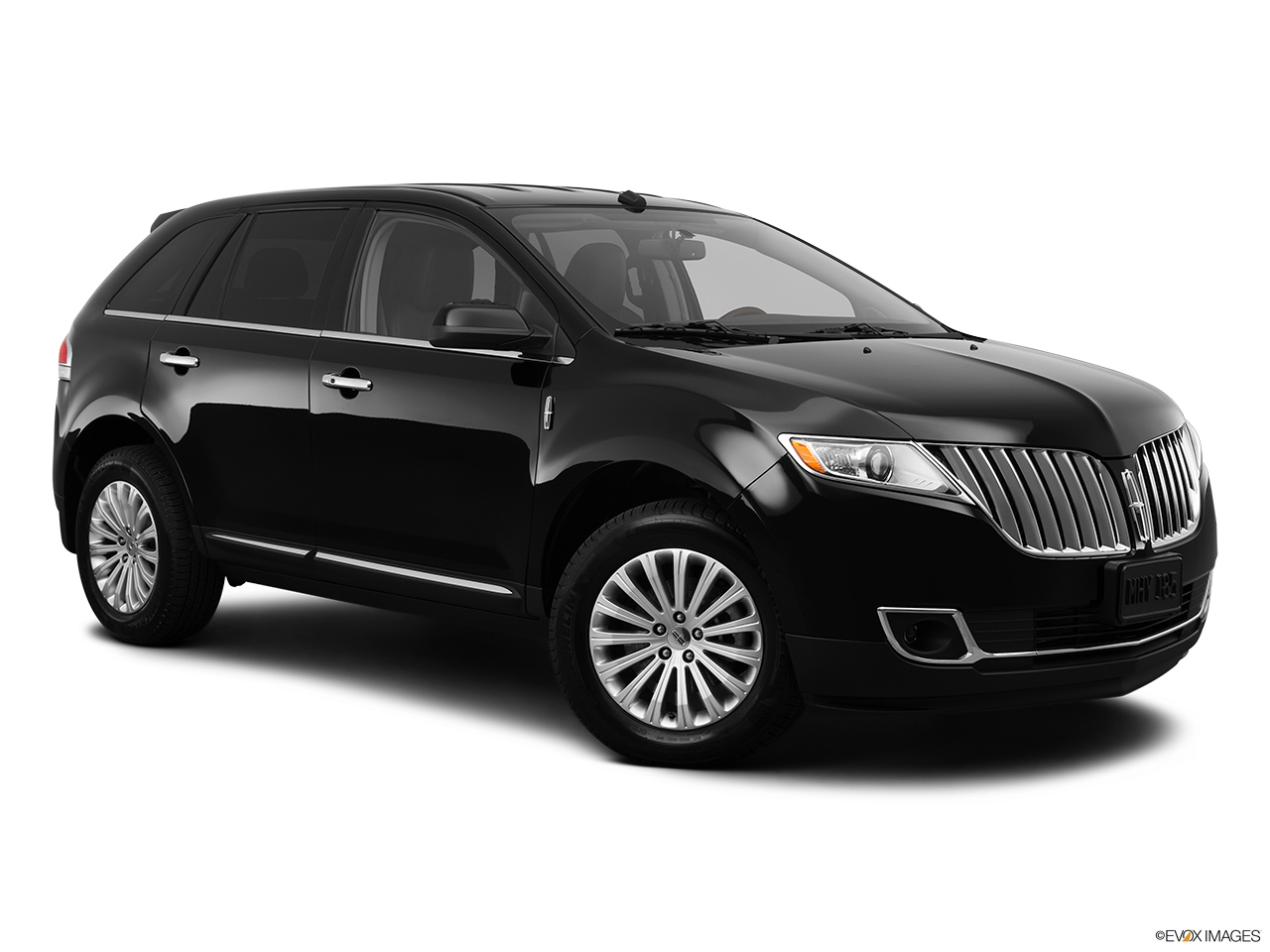 2012 Lincoln MKX FWD Front passenger 3/4 w/ wheels turned. 