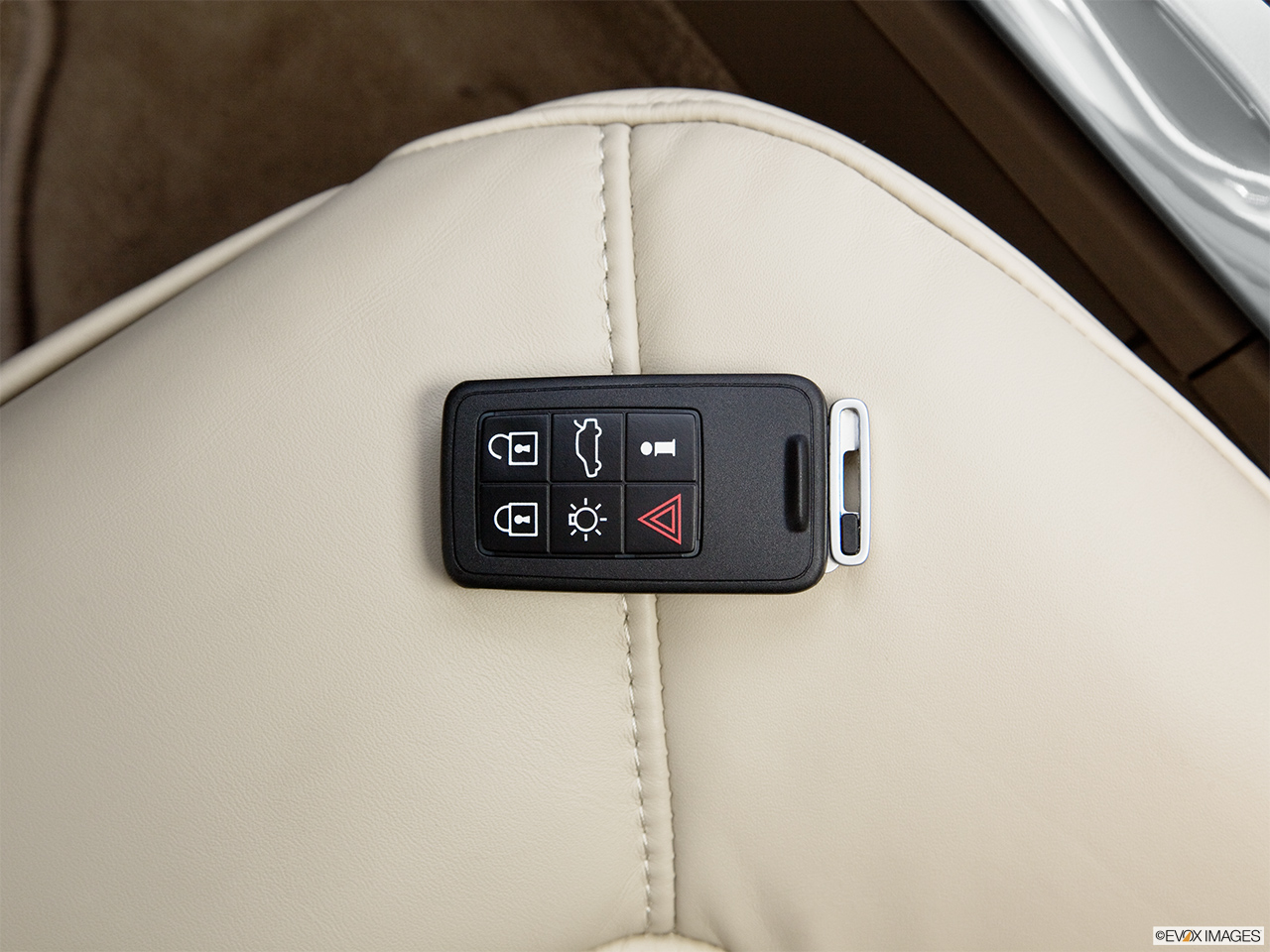 2012 Volvo S80 3.2 Key fob on driver's seat. 