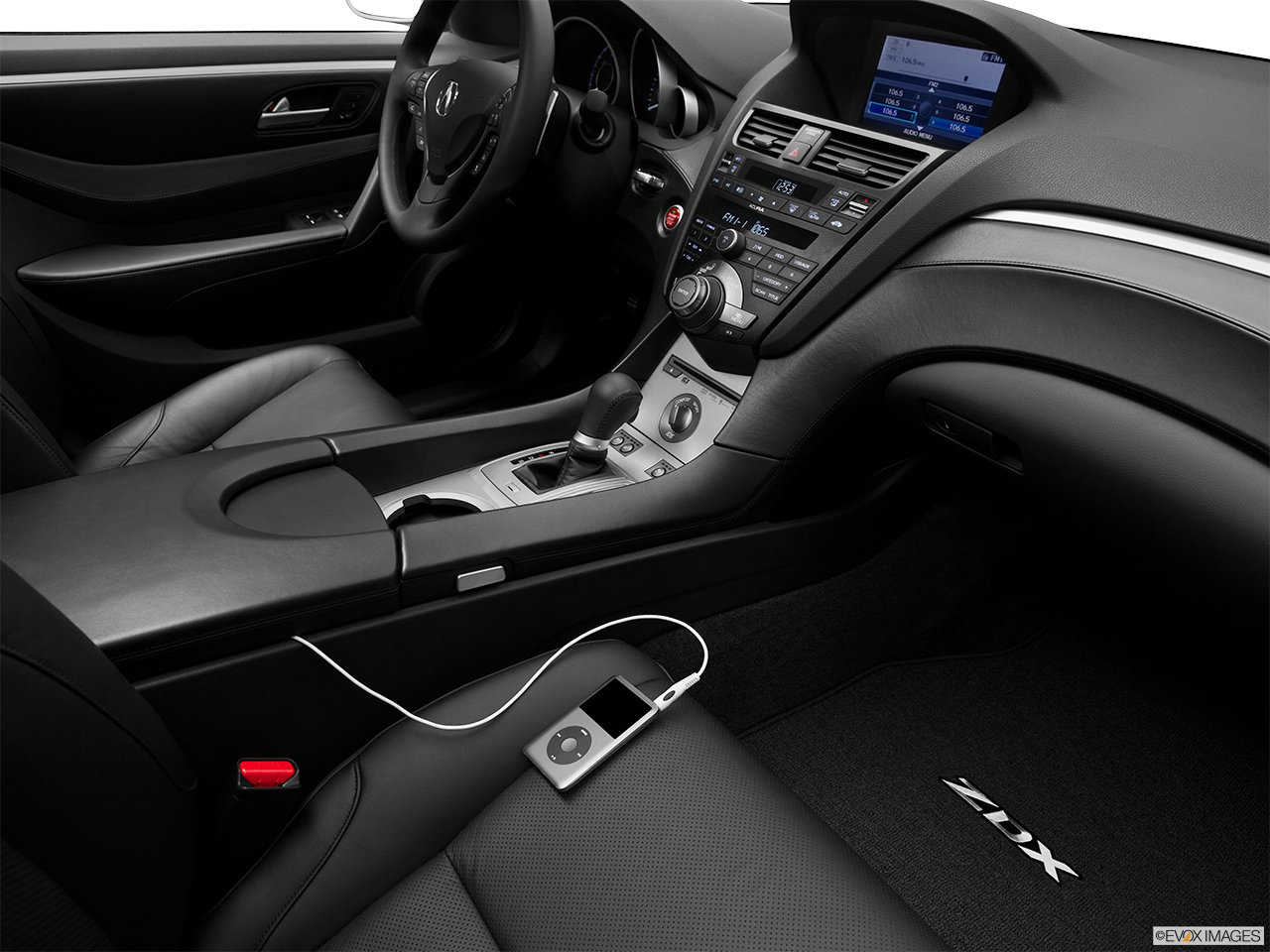 2012 Acura ZDX ZDX Advance Auxiliary jack props. 