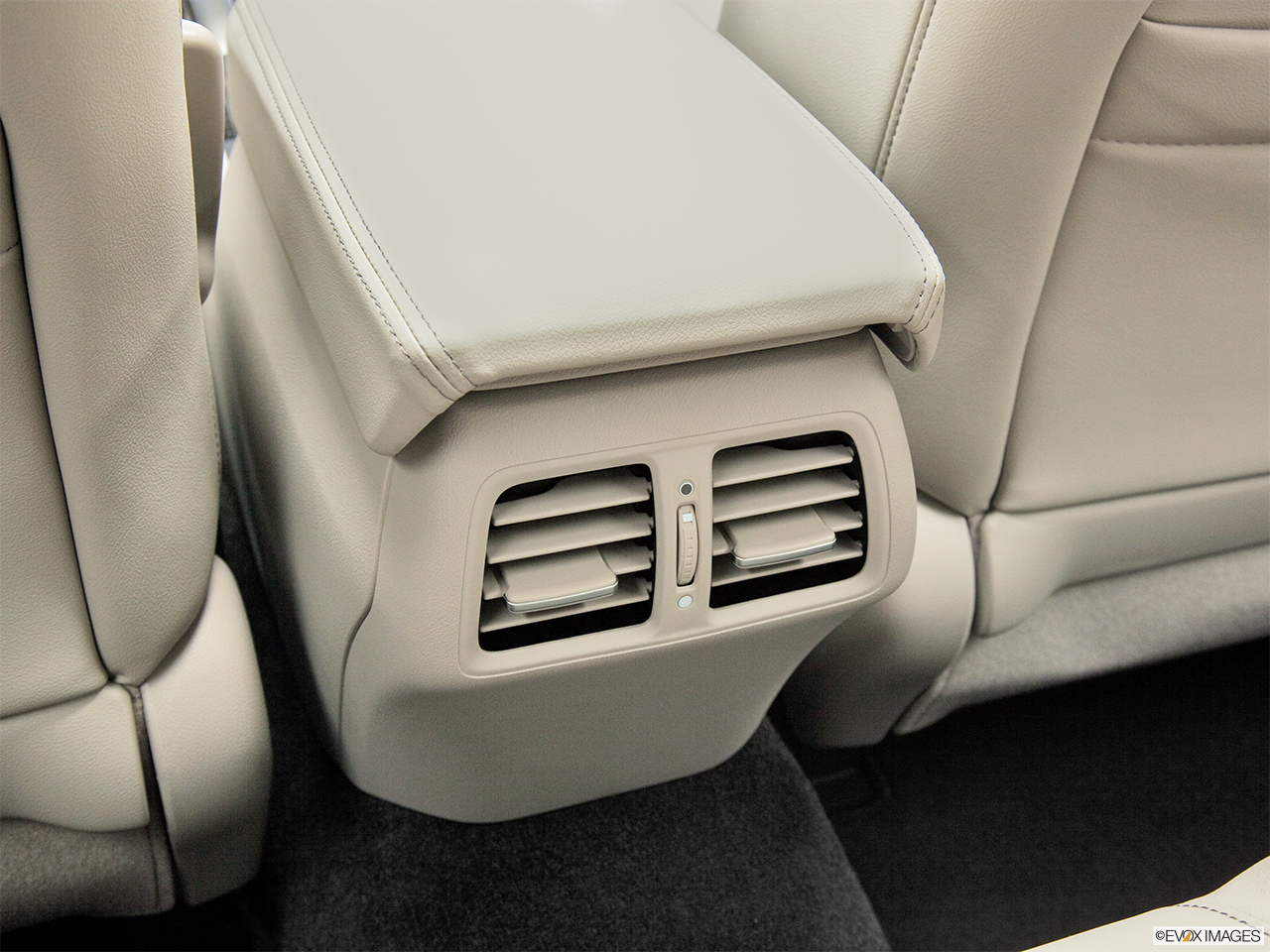 2012 Acura TSX Sport Wagon Rear A/C controls. 