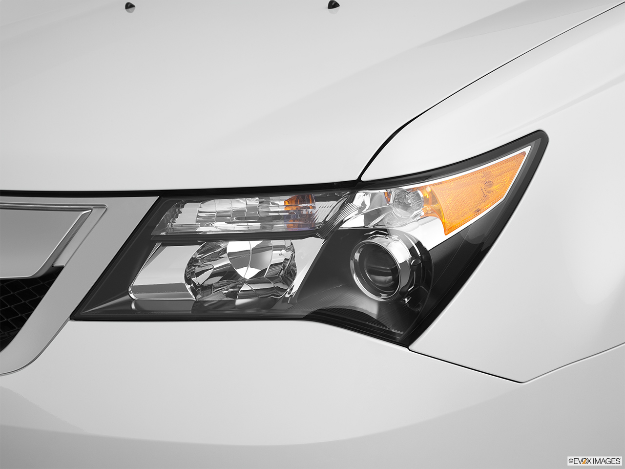 2012 Acura MDX Base Drivers Side Headlight. 