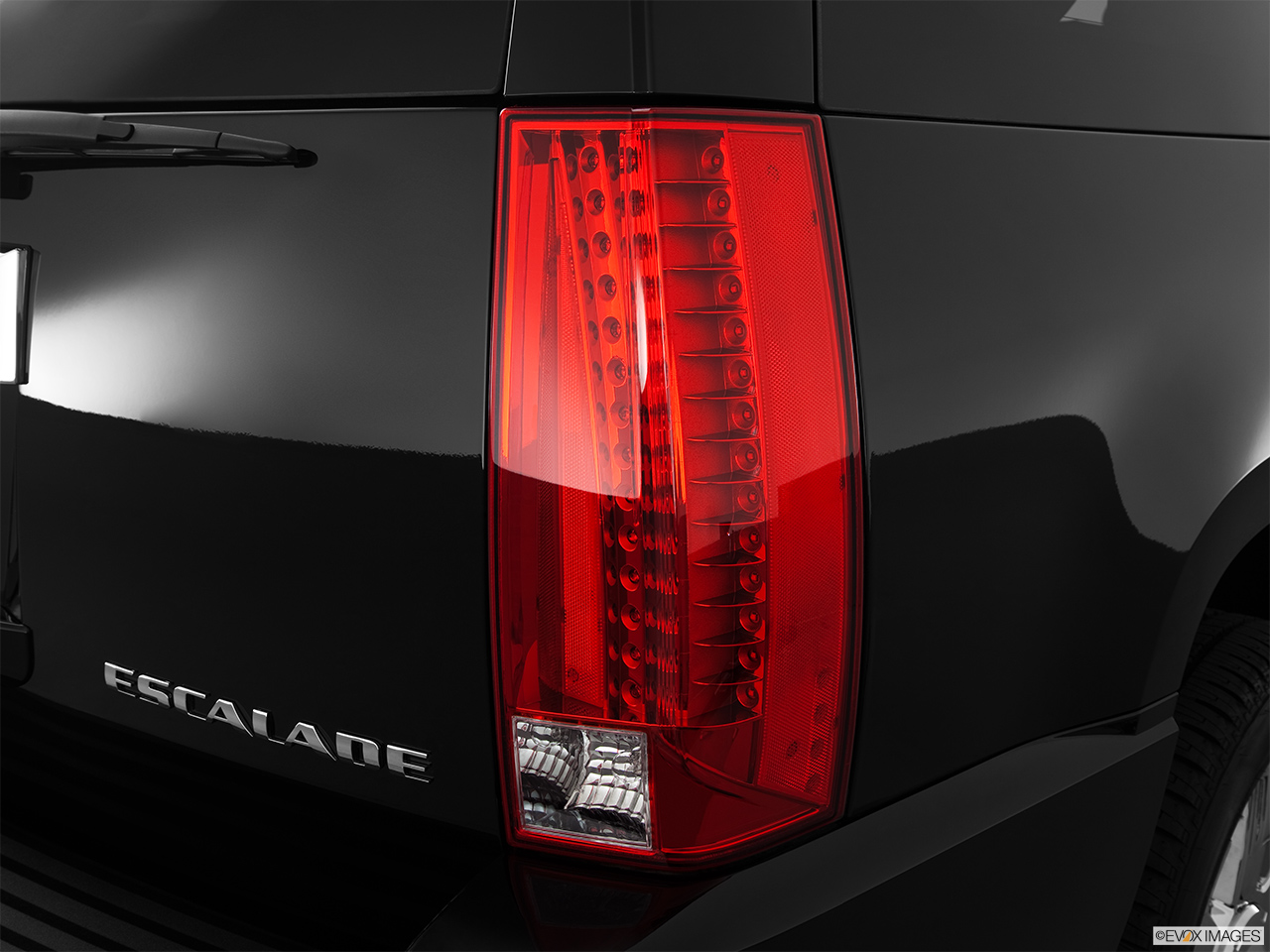 2012 Cadillac Escalade Hybrid Base Passenger Side Taillight. 
