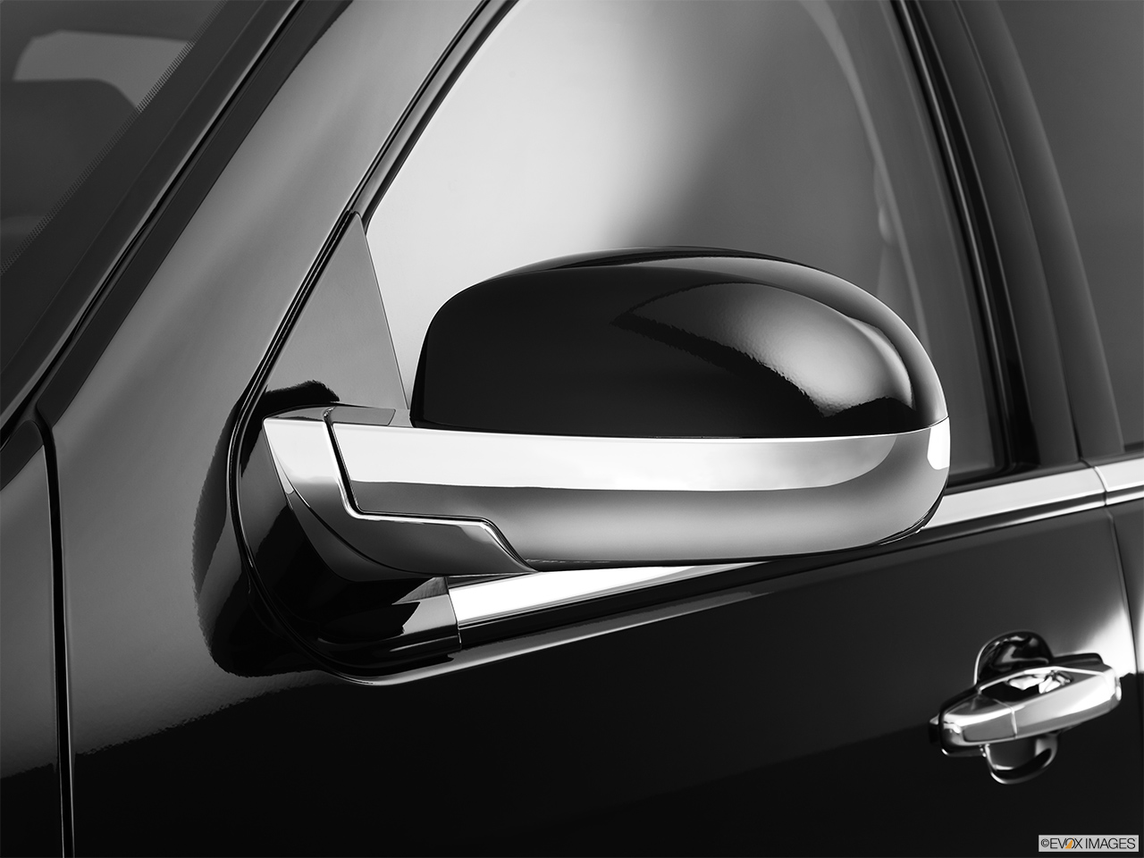 2012 Cadillac Escalade Hybrid Base Driver's side mirror, 3_4 rear 