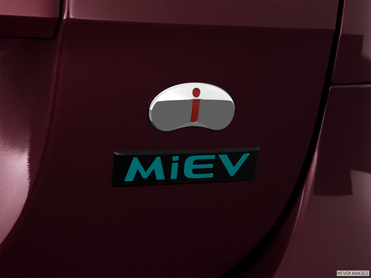 2012 Mitsubishi i-Miev SE Rear model badge/emblem 