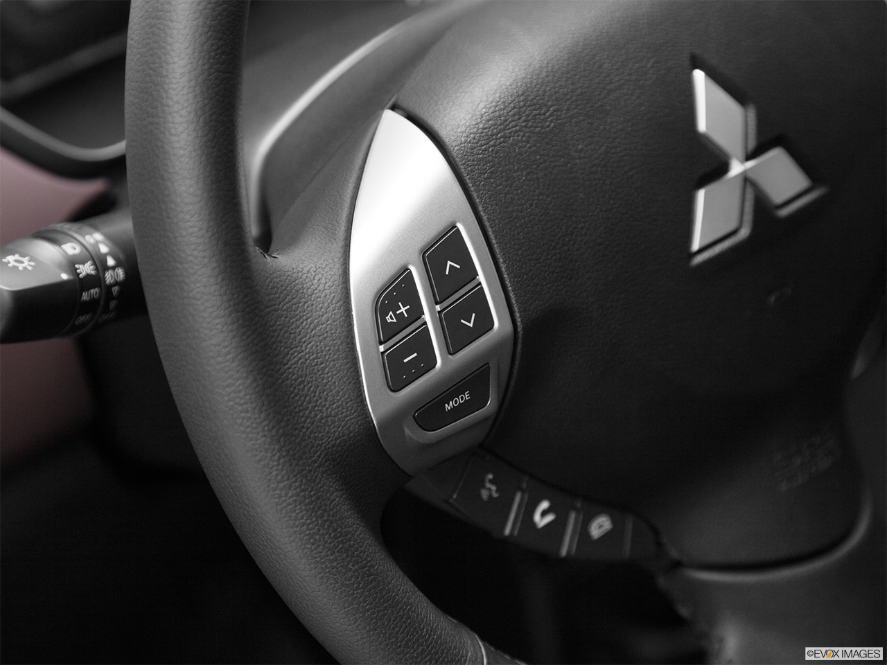 2012 Mitsubishi i-Miev SE Steering Wheel Controls (Left Side) 