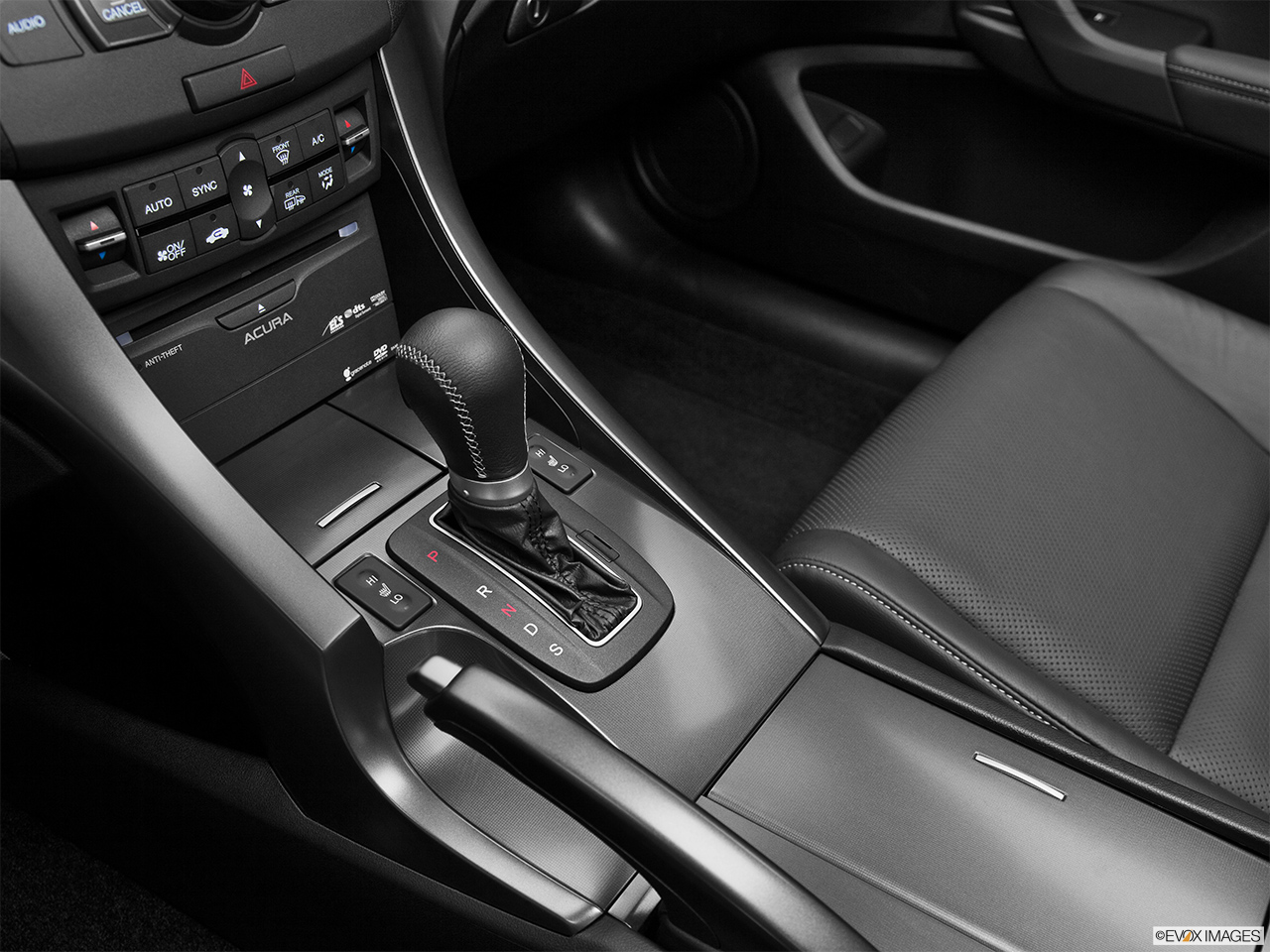 2012 Acura TSX V6 Gear shifter/center console. 