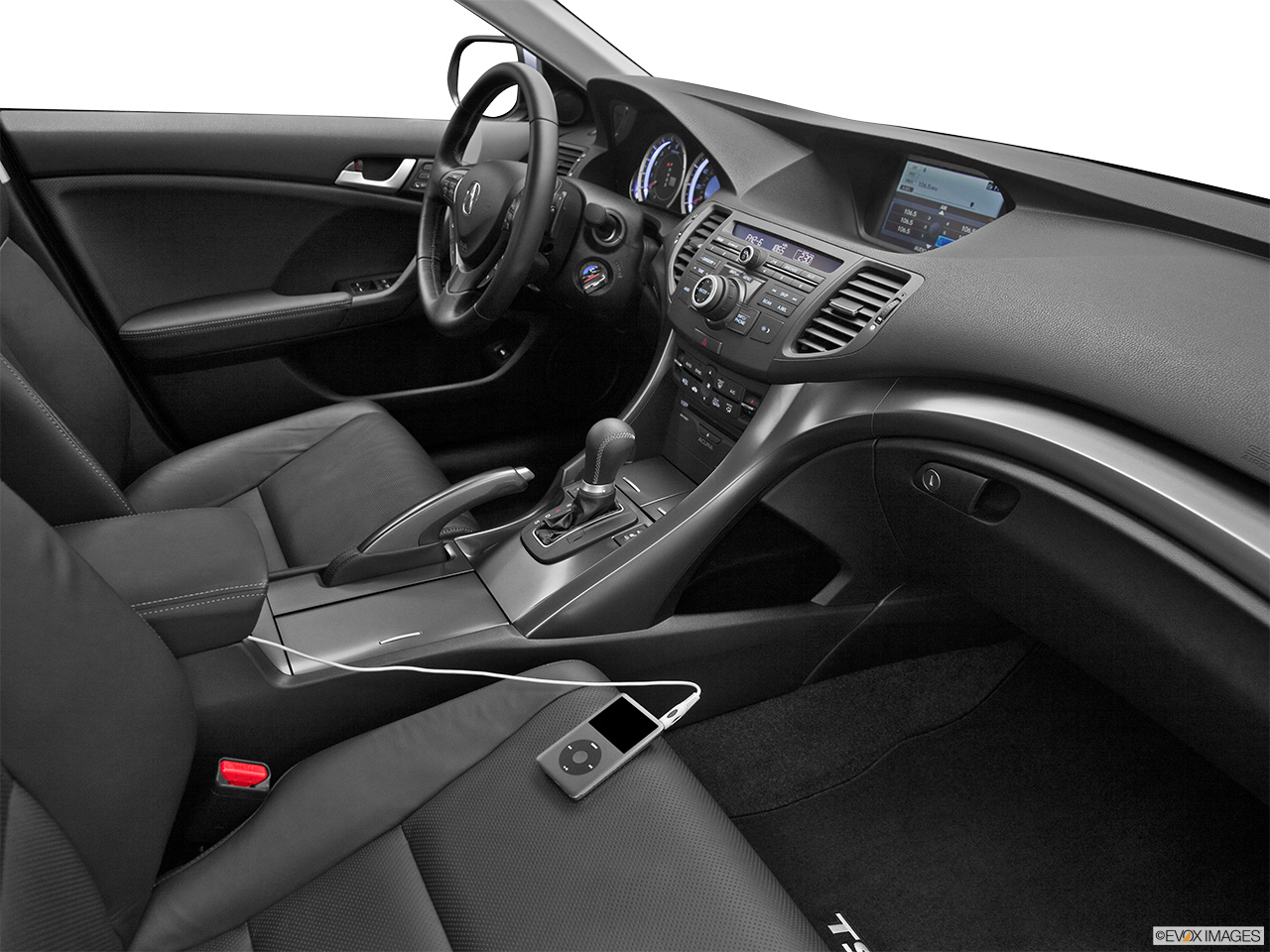 2012 Acura TSX V6 Auxiliary jack props. 