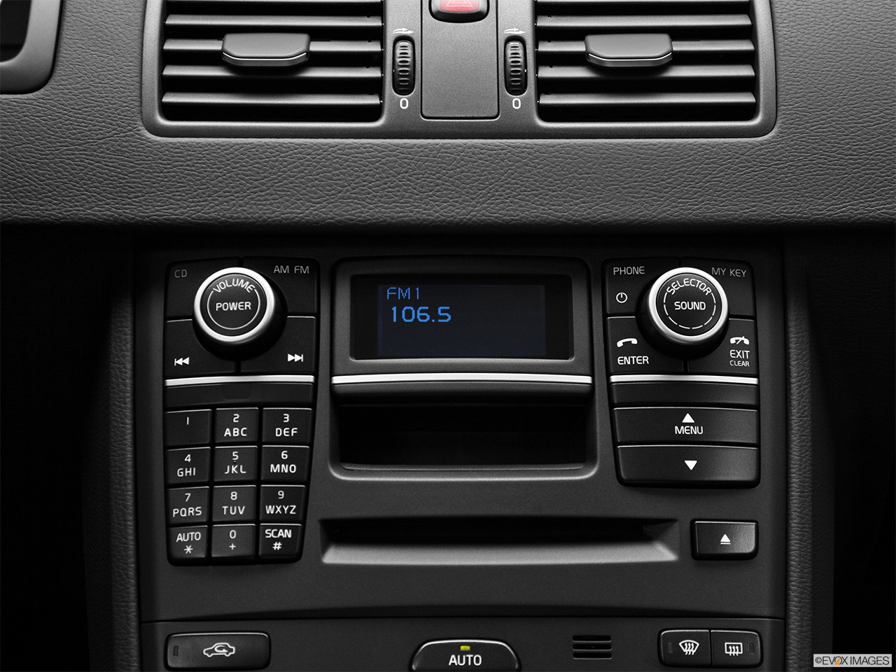2014 Volvo XC90 Base Closeup of radio head unit 