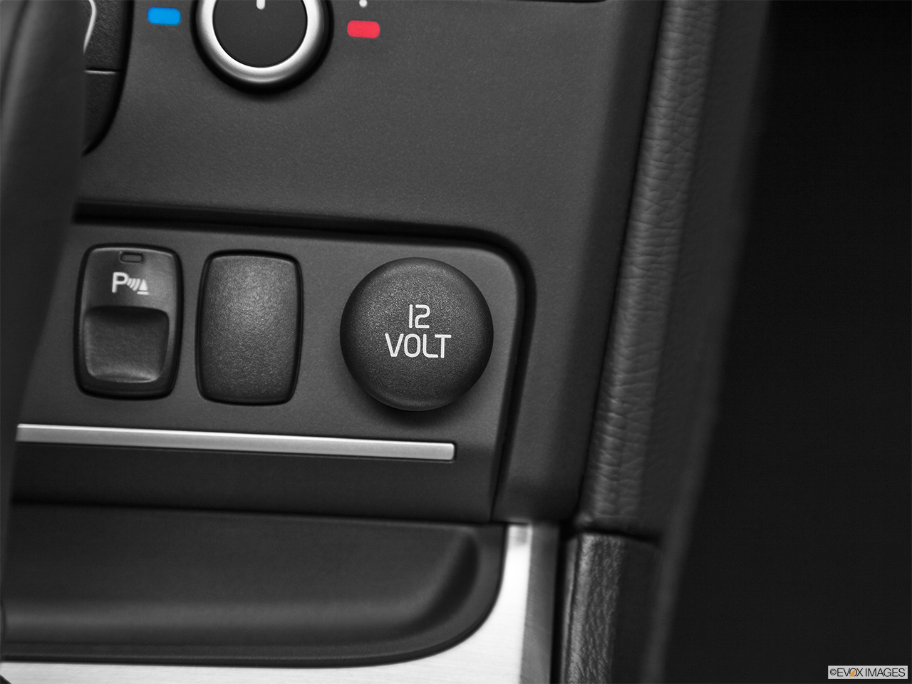 2013 Volvo XC90 3.2 FWD Base Main power point. 