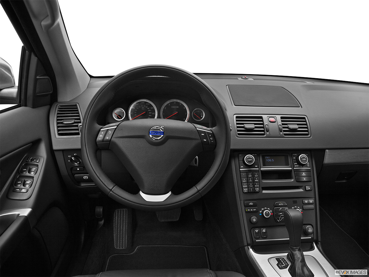 2013 Volvo XC90 3.2 FWD Base Steering wheel/Center Console. 