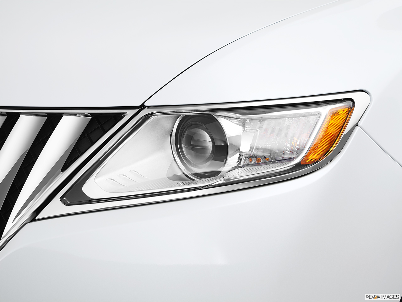 2013 Lincoln MKX FWD Drivers Side Headlight. 