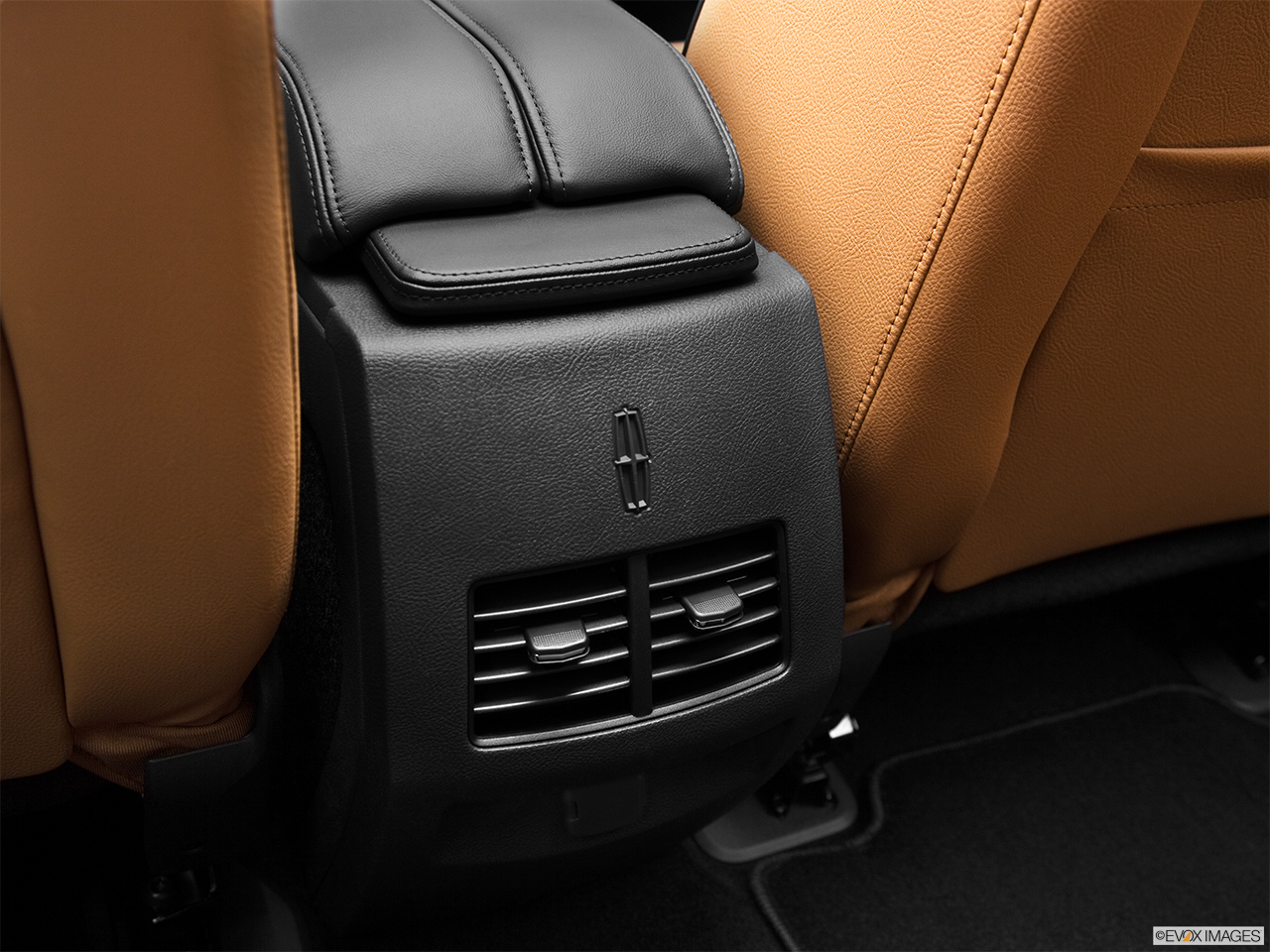 2013 Lincoln MKX FWD Rear A/C controls. 
