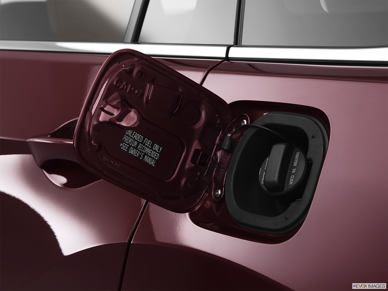 2013 Acura RDX AWD Gas cap open. 
