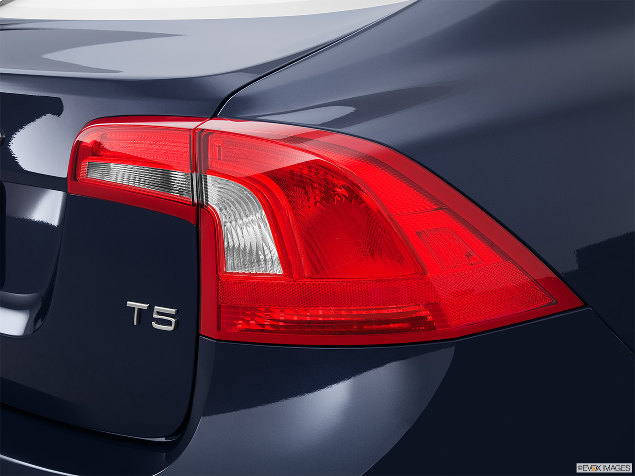 2013 Volvo S60 T5 FWD Premier Passenger Side Taillight. 