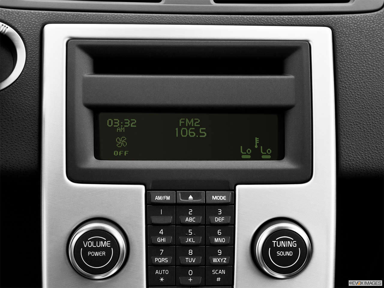 2013 Volvo C30 T5 Premier Plus Closeup of radio head unit 