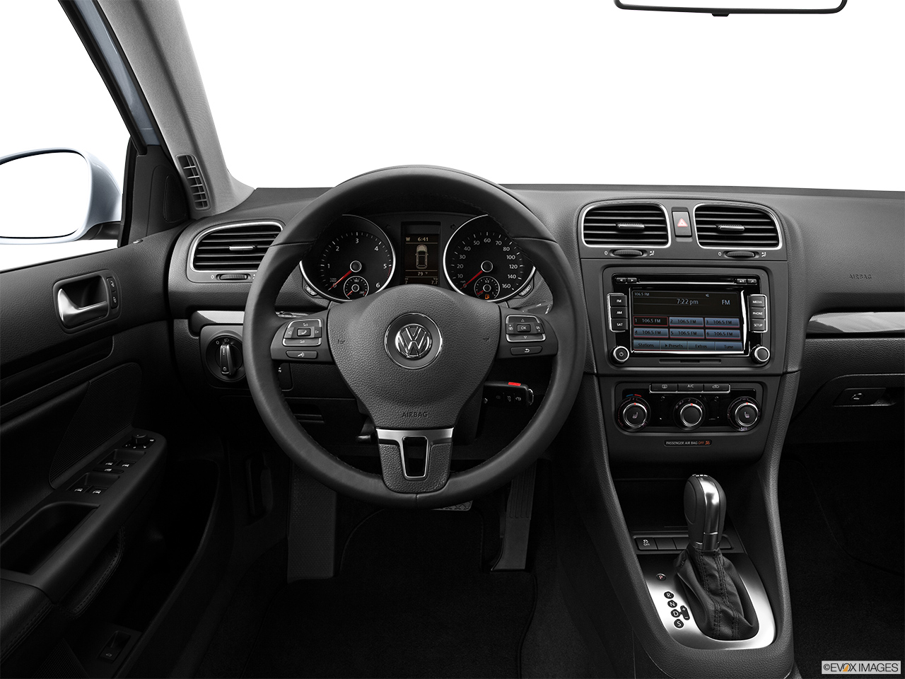 2013 Volkswagen Jetta SportWagen TDI Steering wheel/Center Console. 
