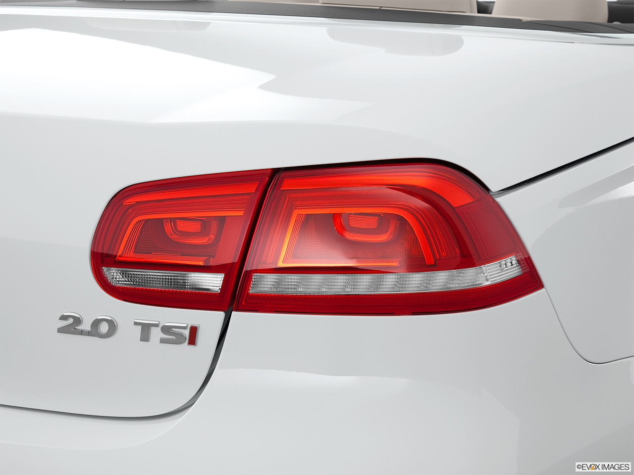 2013 Volkswagen Eos Lux Passenger Side Taillight. 