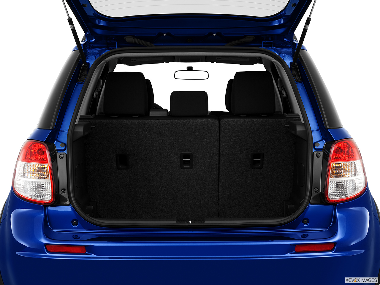 2013 Suzuki SX4 AWD Crossover Premium AT AWD Trunk open. 