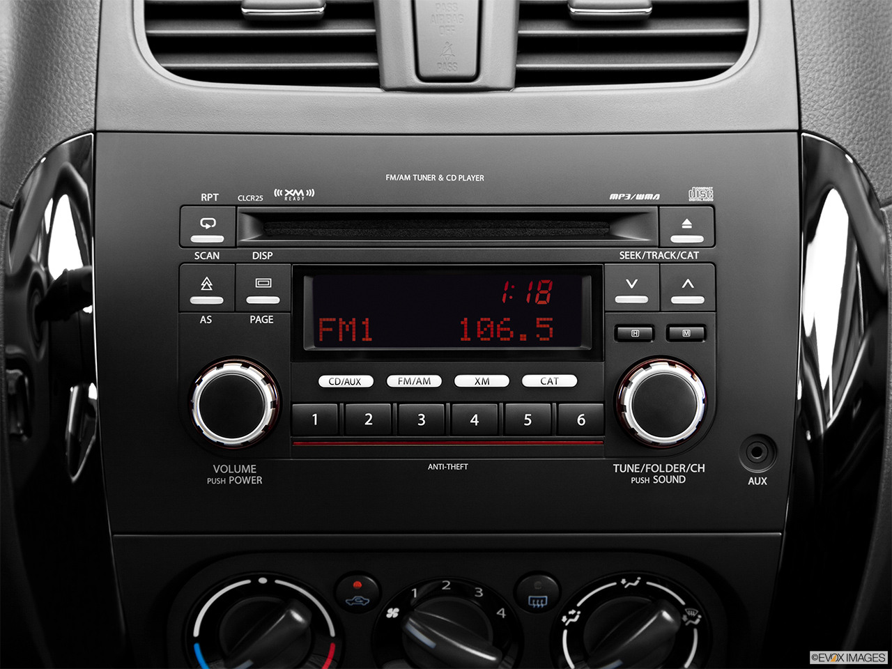 2013 Suzuki SX4 AWD Crossover Premium AT AWD Closeup of radio head unit 