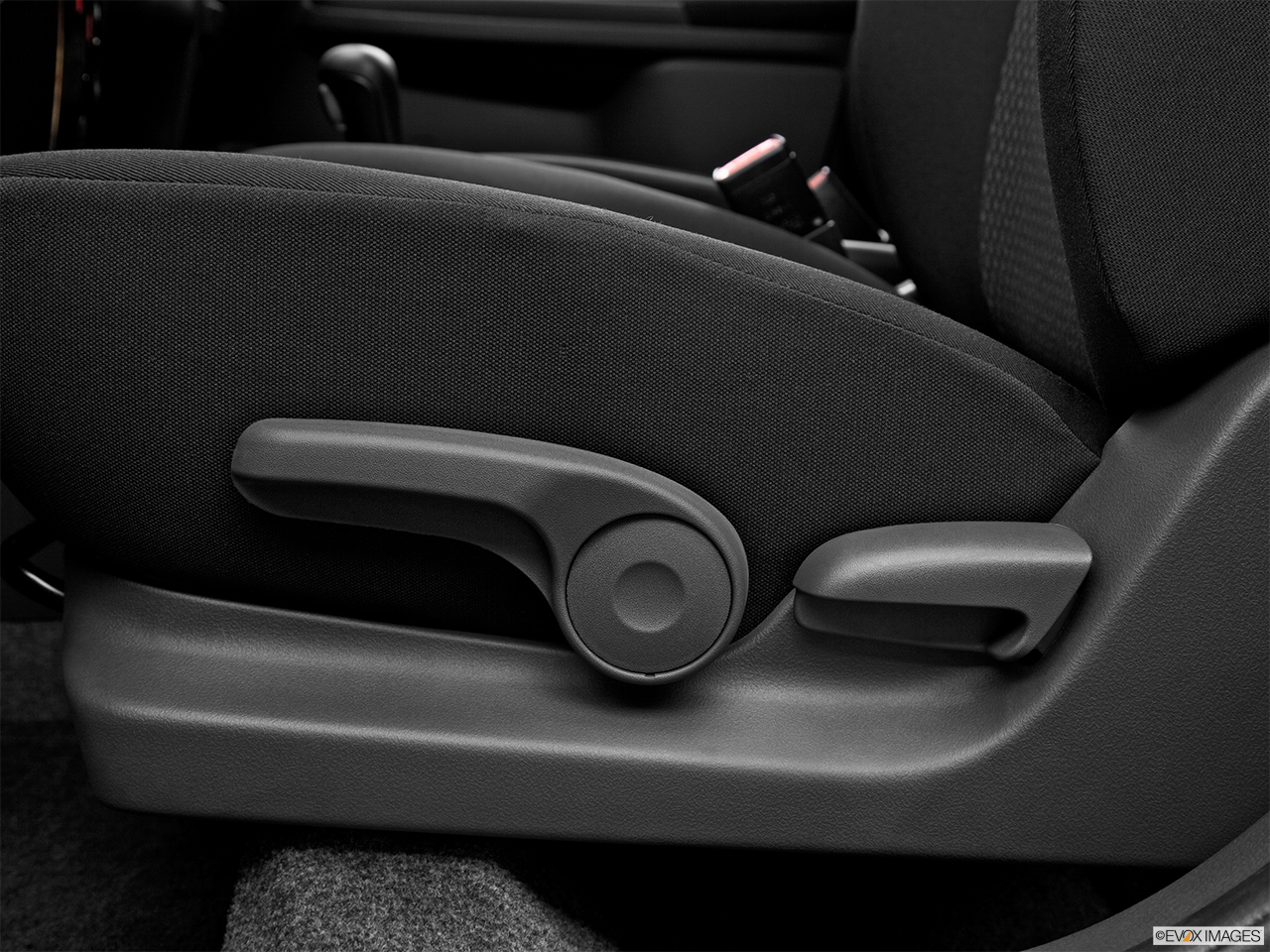 2013 Suzuki SX4 AWD Crossover Premium AT AWD Seat Adjustment Controllers. 