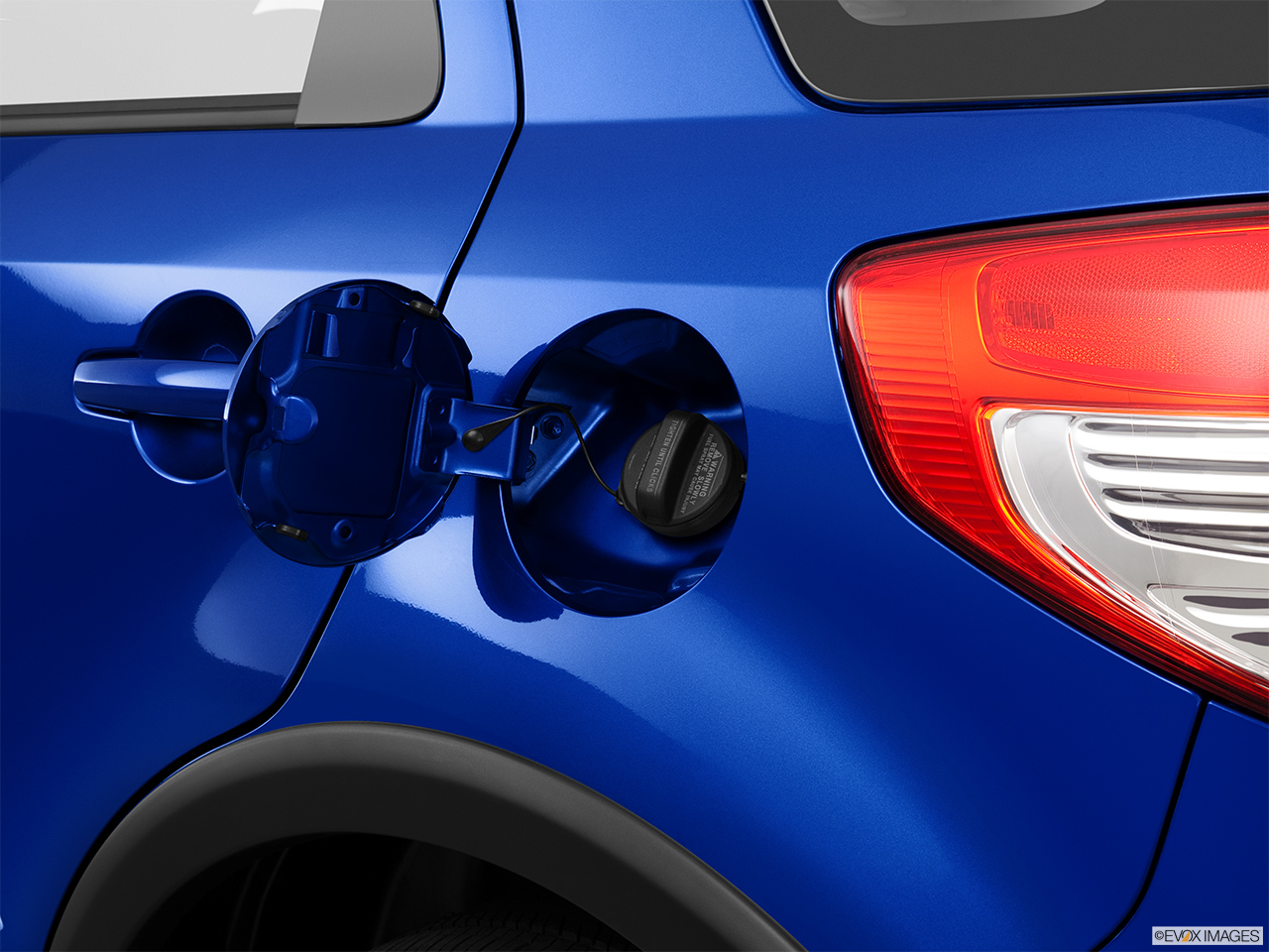 2013 Suzuki SX4 AWD Crossover Premium AT AWD Gas cap open. 