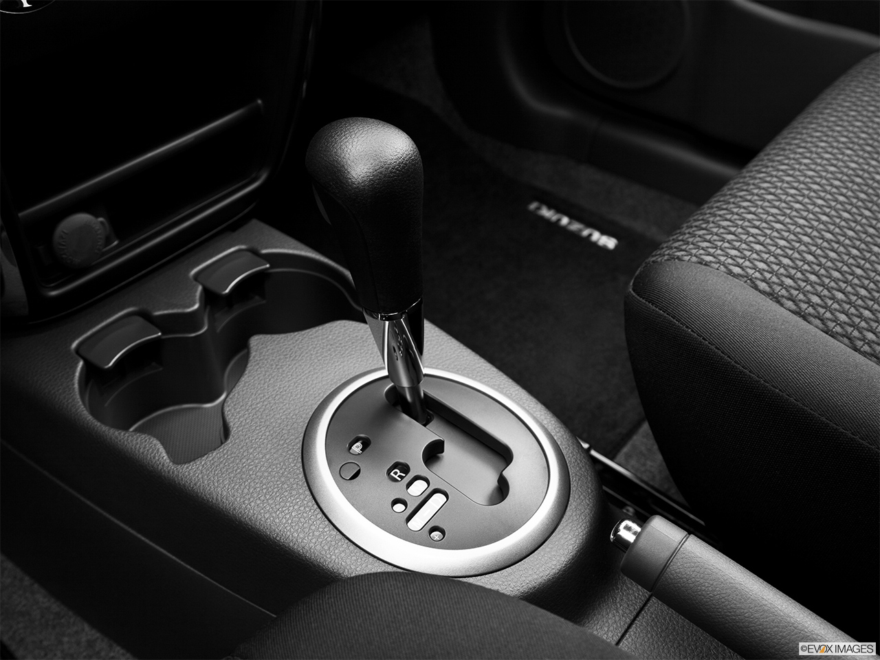 2013 Suzuki SX4 AWD Crossover Premium AT AWD Gear shifter/center console. 