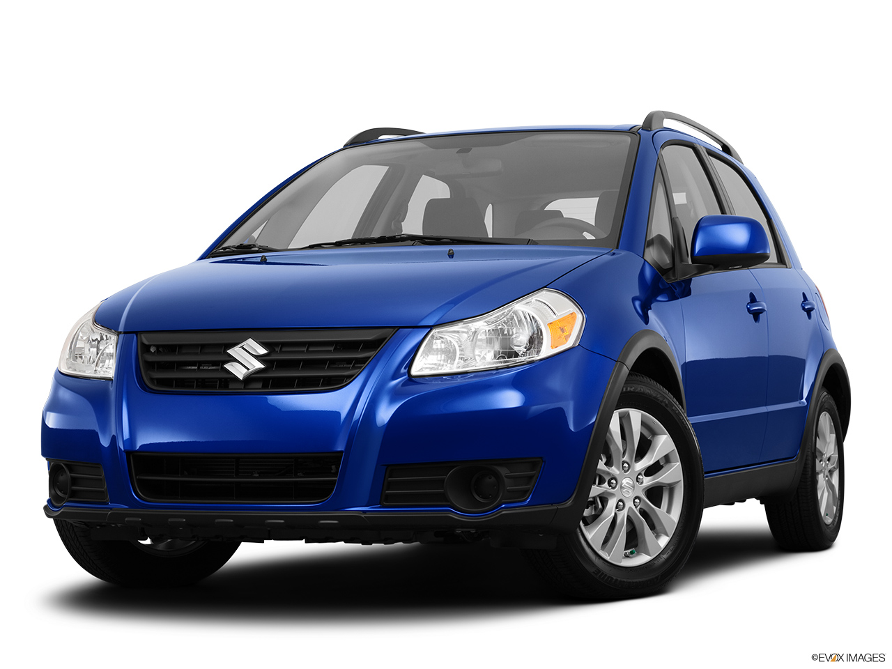 2013 Suzuki SX4 AWD Crossover Premium AT AWD Front angle view, low wide perspective. 