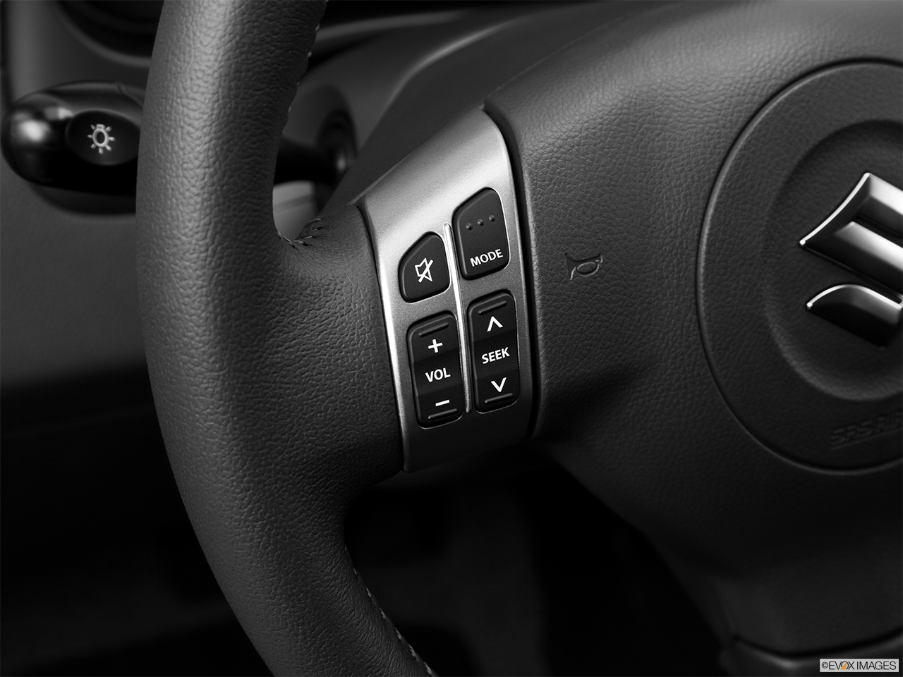2013 Suzuki SX4 AWD Crossover Premium AT AWD Steering Wheel Controls (Left Side) 