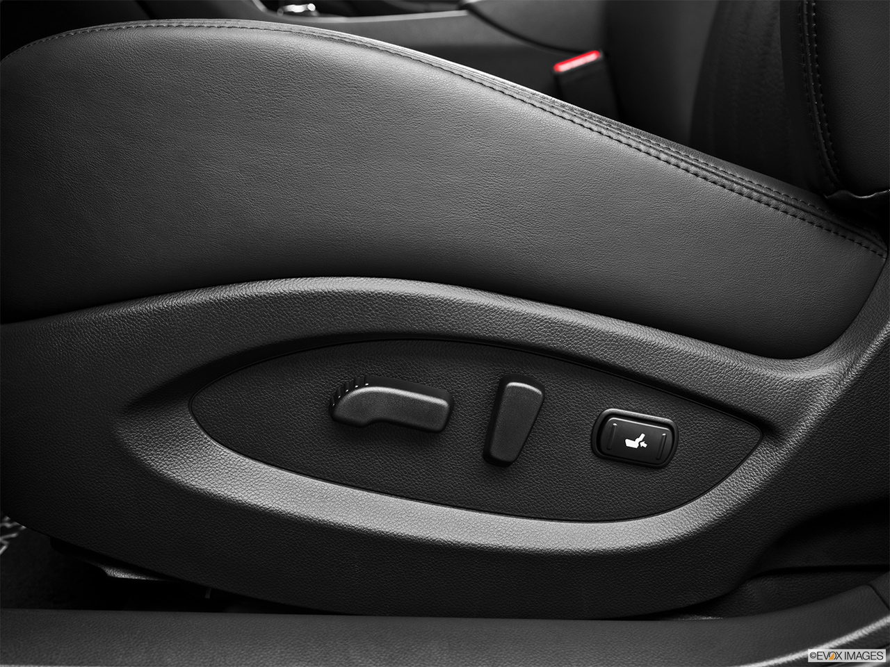 2013 Infiniti EX EX37 Journey AWD Seat Adjustment Controllers. 