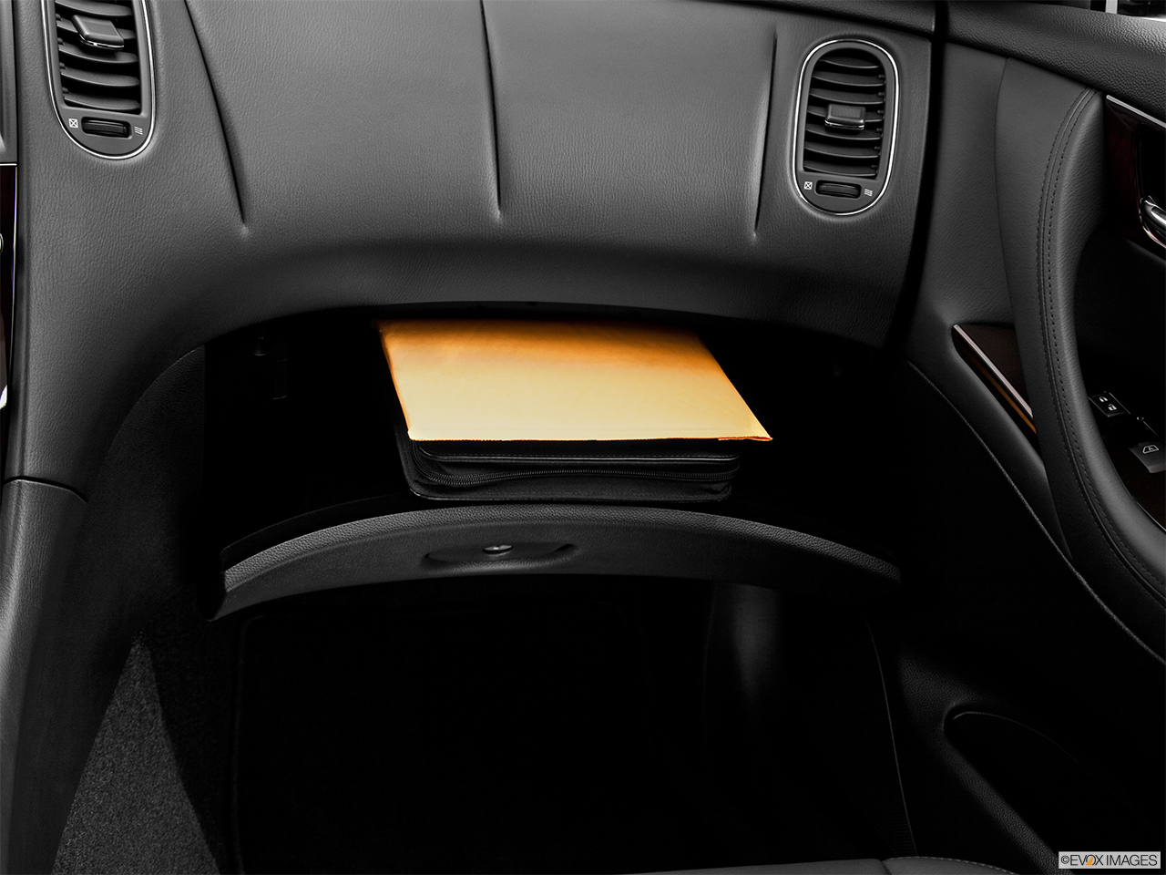 2013 Infiniti EX EX37 Journey AWD Glove box open. 