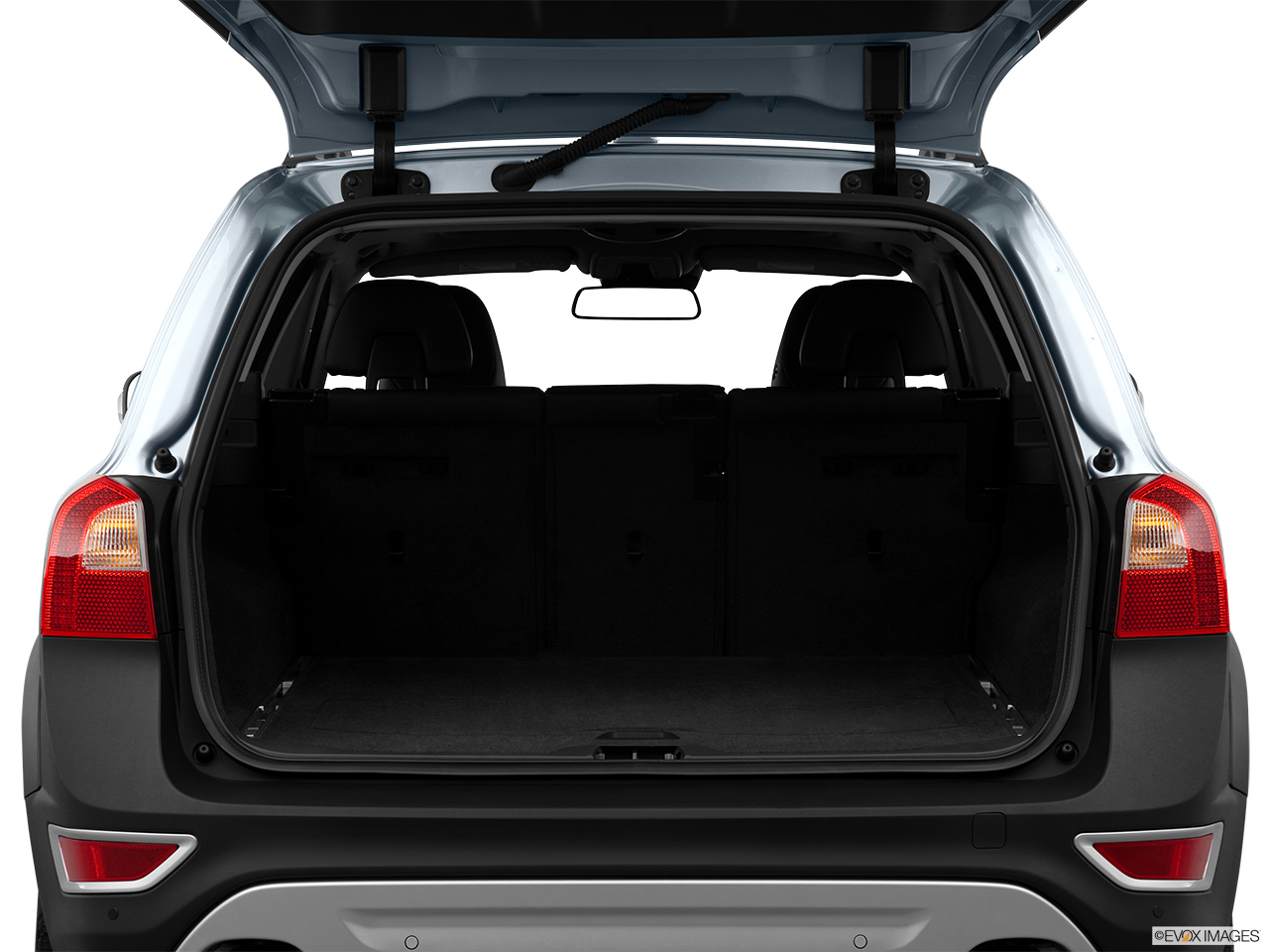 2013 Volvo XC70 T6 AWD Platinum Trunk open. 