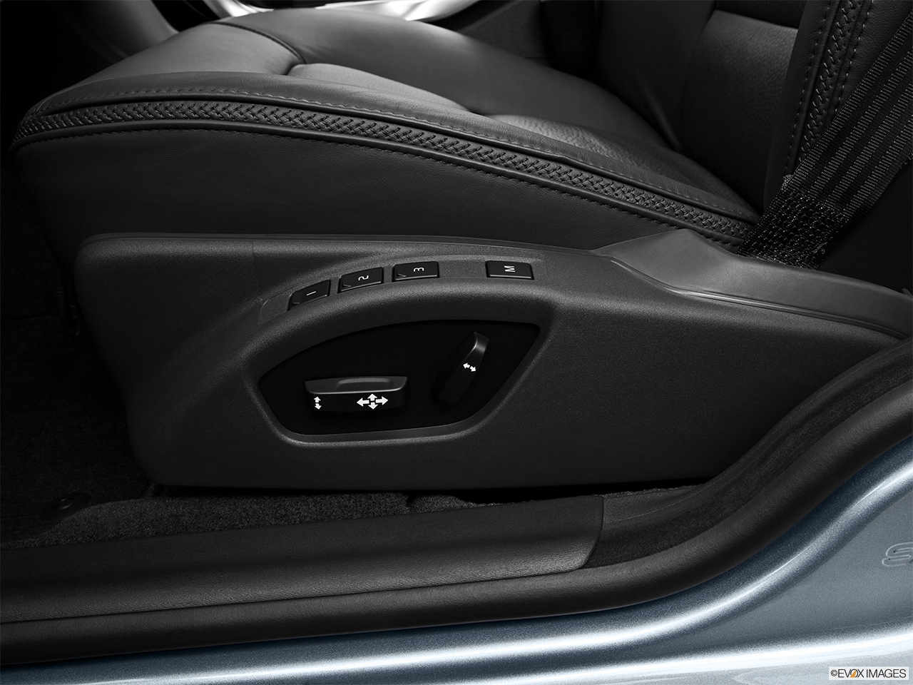 2013 Volvo XC70 T6 AWD Platinum Seat Adjustment Controllers. 