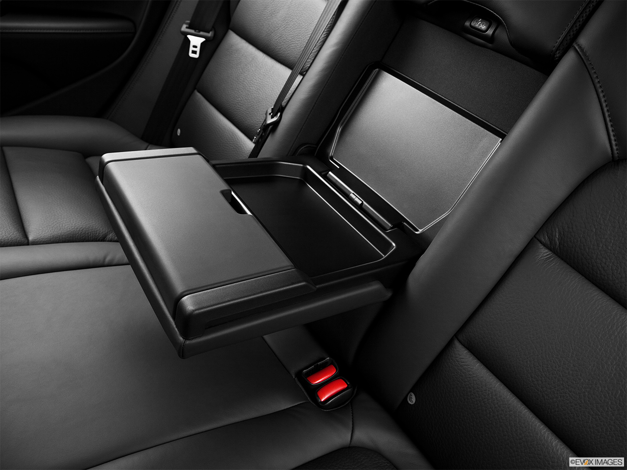 2013 Volvo XC70 T6 AWD Platinum Interior Bonus Shots (no set spec) 