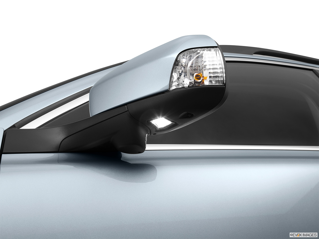 2013 Volvo XC70 T6 AWD Platinum Driver's side puddle lamp, illuminated 