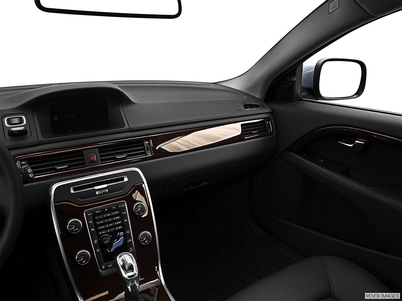 2013 Volvo XC70 T6 AWD Platinum Center Console/Passenger Side. 