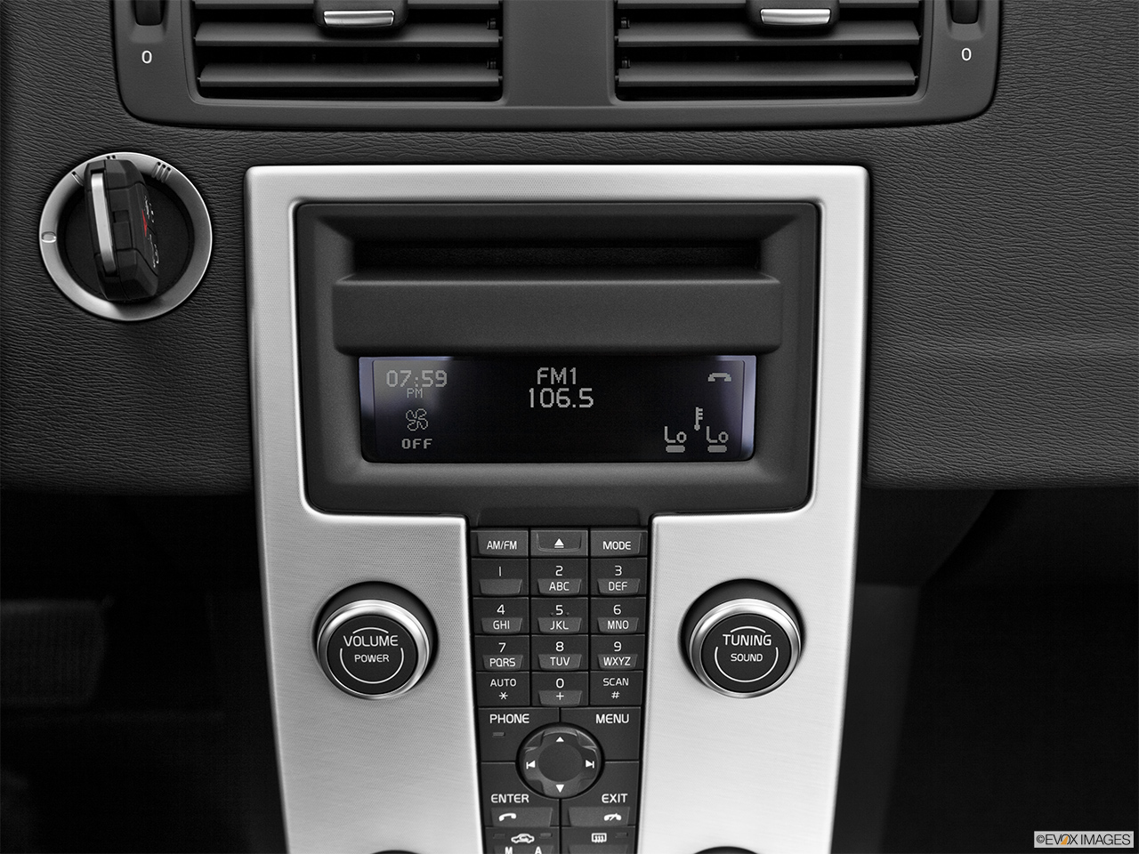 2013 Volvo C70 T5 Platinum Closeup of radio head unit 