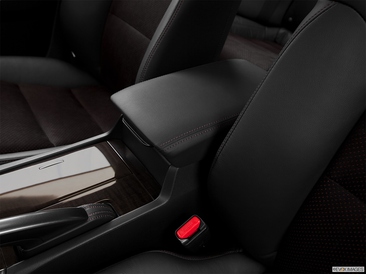 2013 Acura TSX Special Edition 5-Speed Automatic Front center console with closed lid, from driver's side looking down 