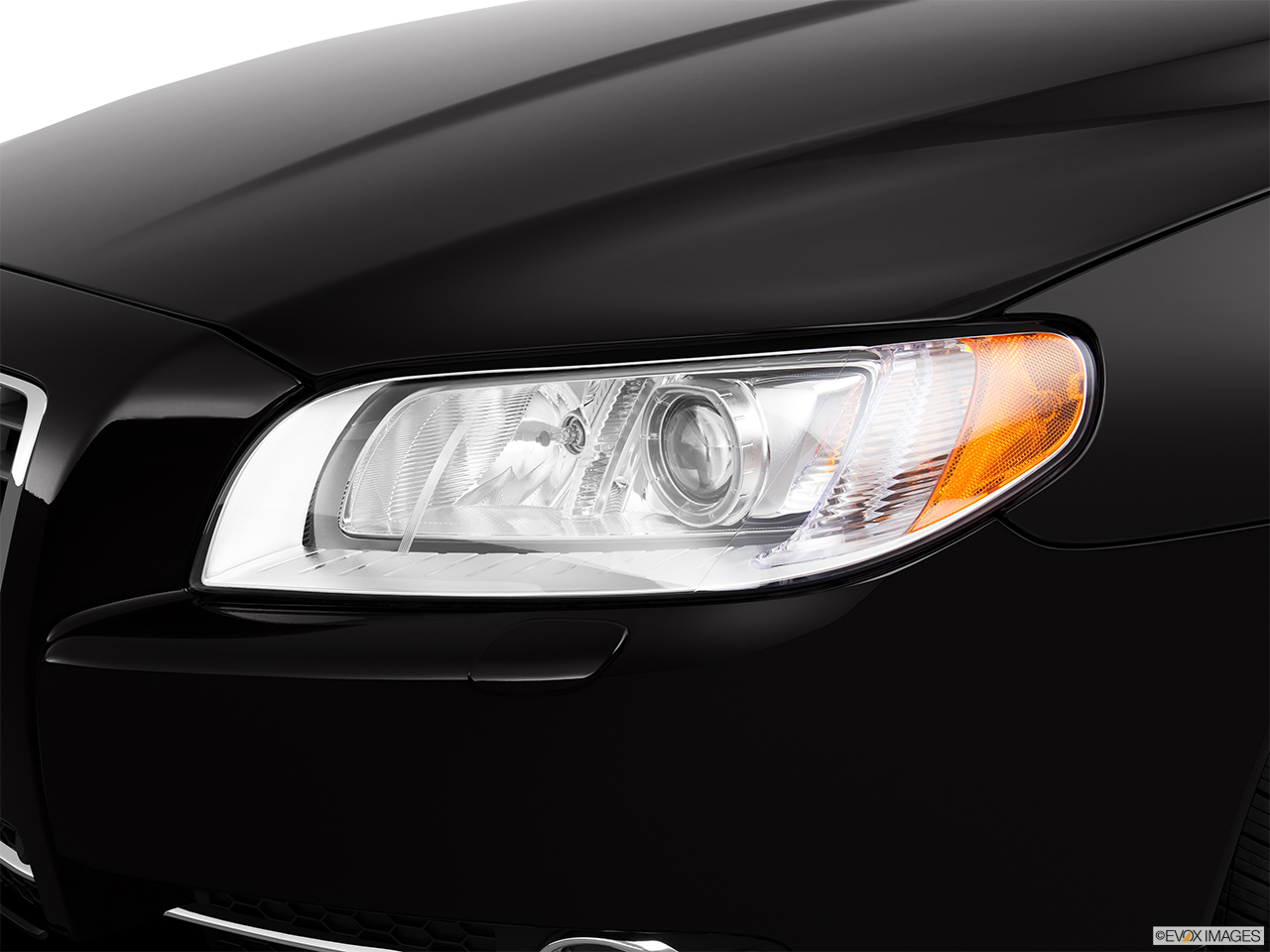 2013 Volvo S80 3.2 Platinum Drivers Side Headlight. 