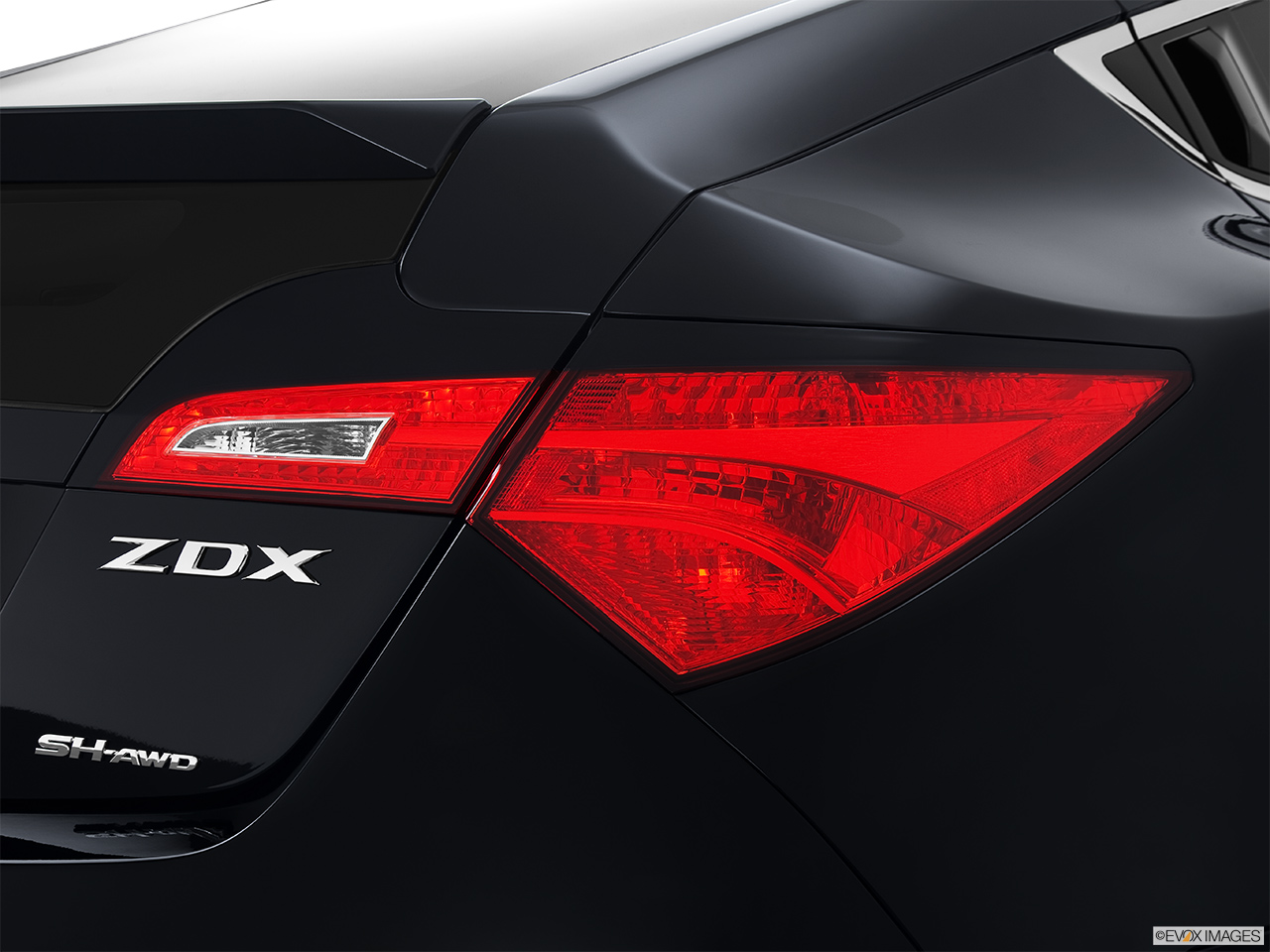 2013 Acura ZDX Base Passenger Side Taillight. 