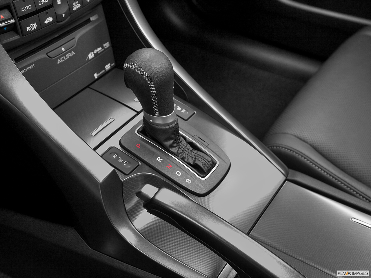 2013 Acura TSX 5-Speed Automatic Gear shifter/center console. 