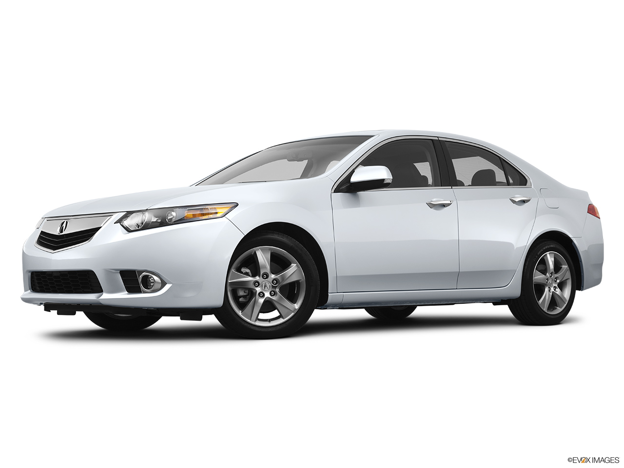 2013 Acura TSX 5-Speed Automatic Low/wide front 5/8. 