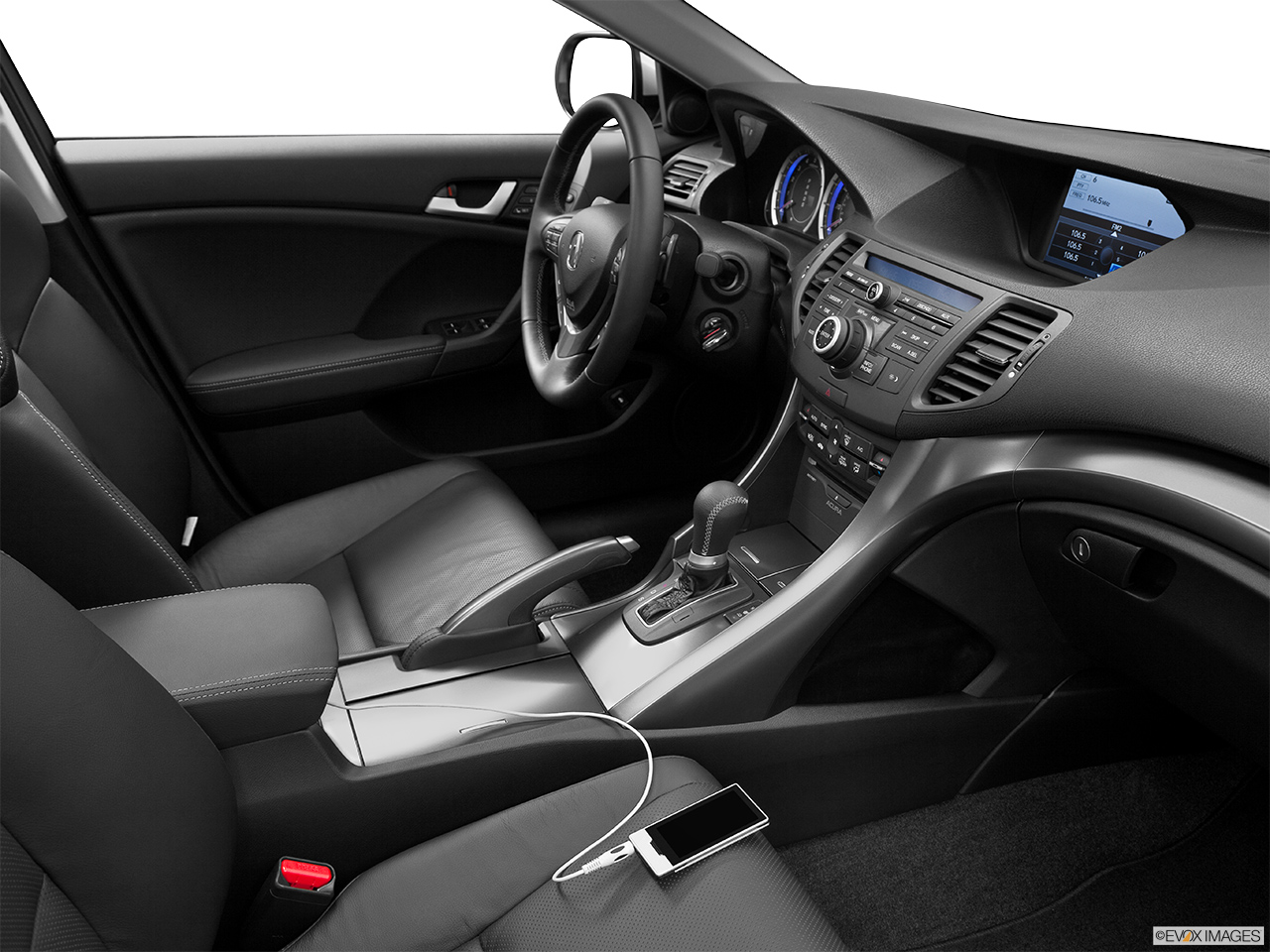 2013 Acura TSX 5-Speed Automatic Zune and auxiliary jack 