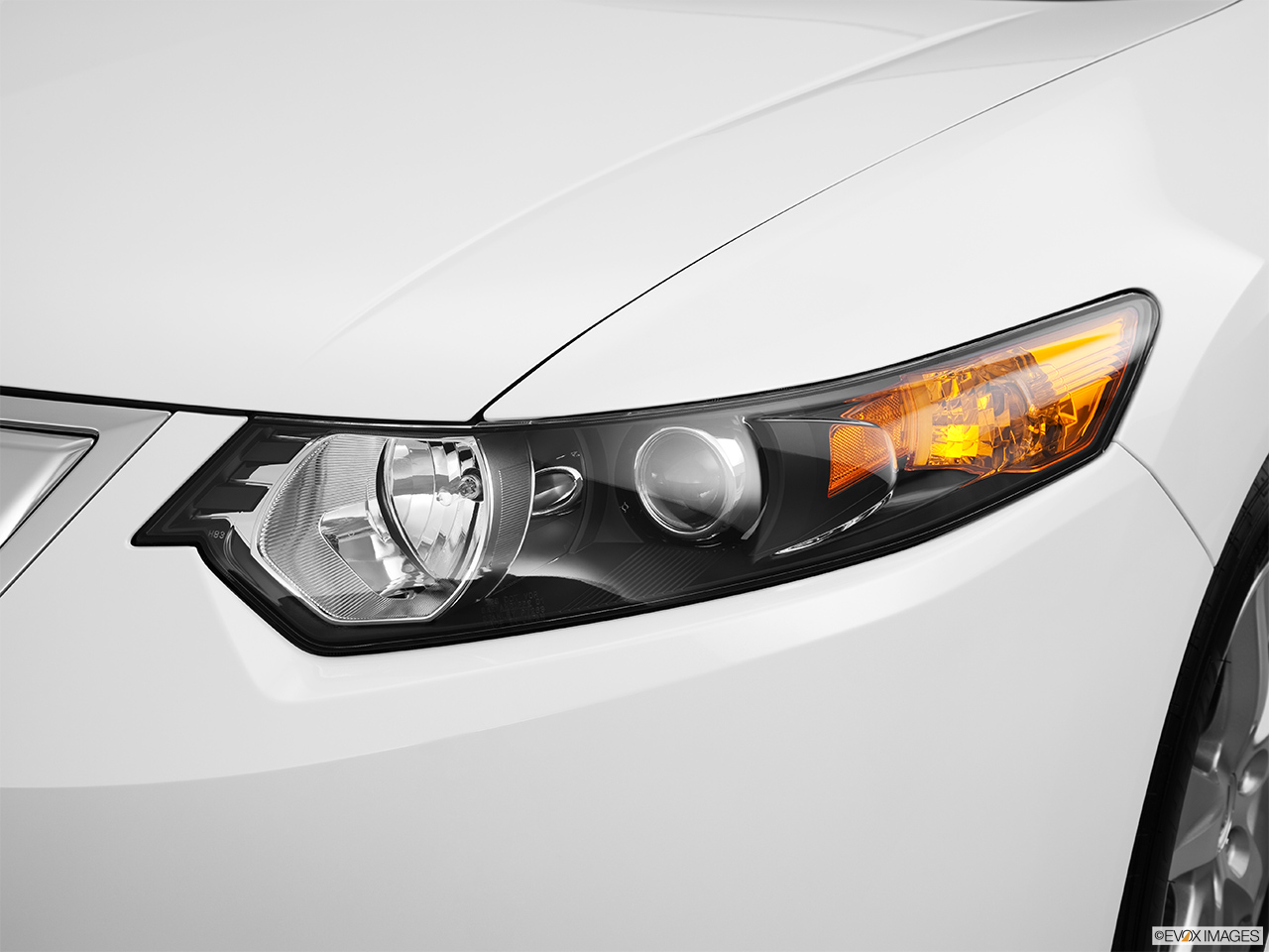 2013 Acura TSX Sport Wagon Base Drivers Side Headlight. 