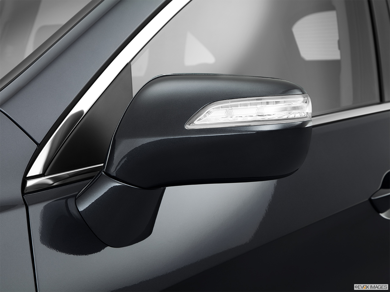 2014 Acura RDX Base Driver's side mirror, 3_4 rear 