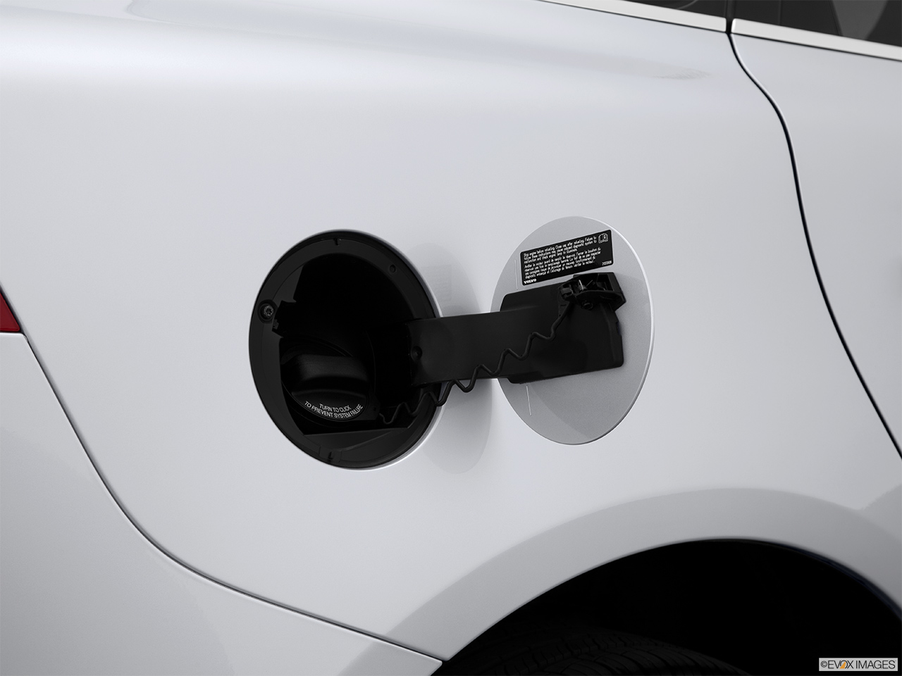 2014 Volvo XC60 T6 AWD Premier Plus Gas cap open. 