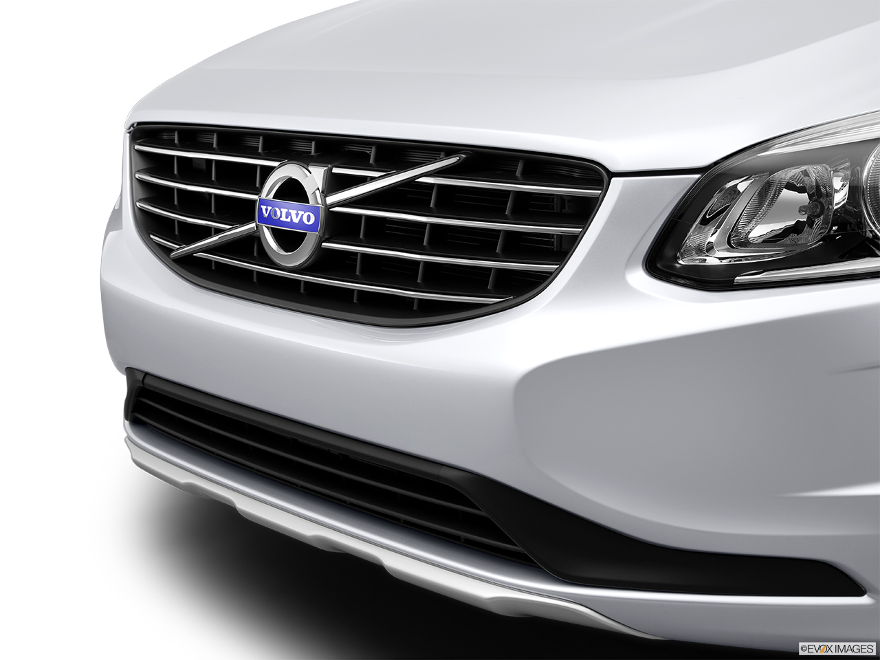 2014 Volvo XC60 T6 AWD Premier Plus Close up of Grill. 