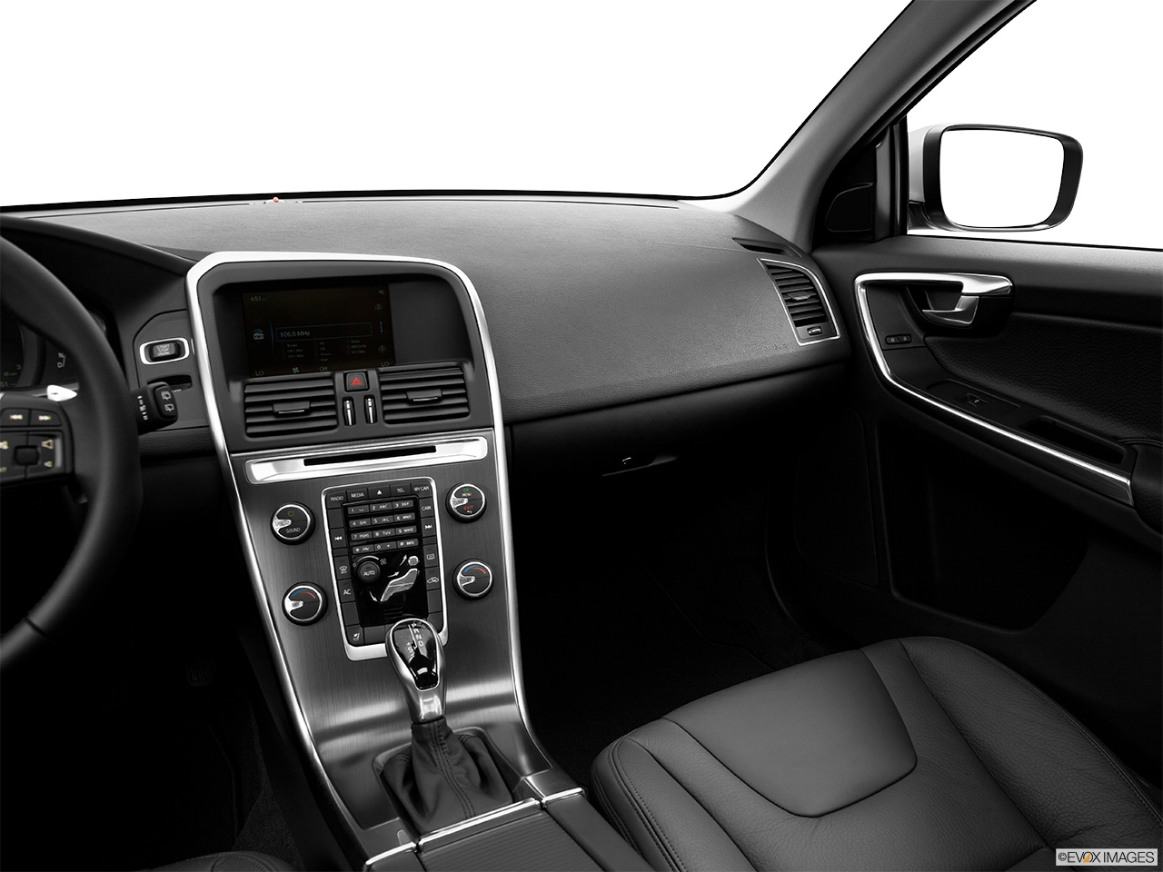 2014 Volvo XC60 T6 AWD Premier Plus Center Console/Passenger Side. 